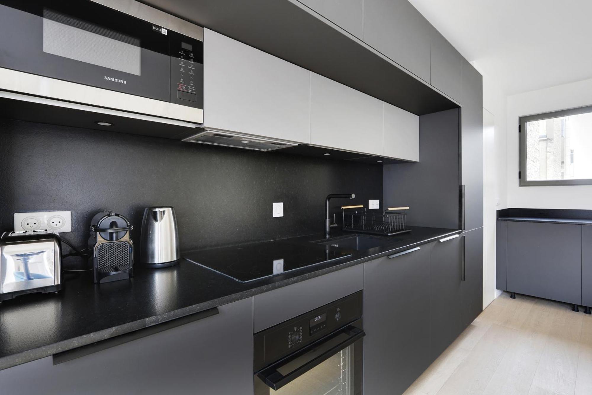 Pick A Flat's In Montmartre - Rue Ordener *