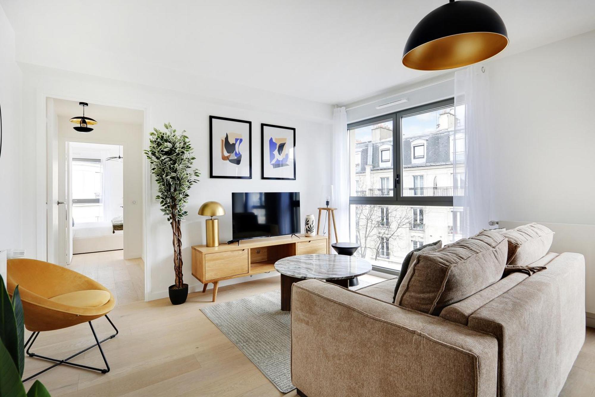 Pick A Flat's In Montmartre - Rue Ordener