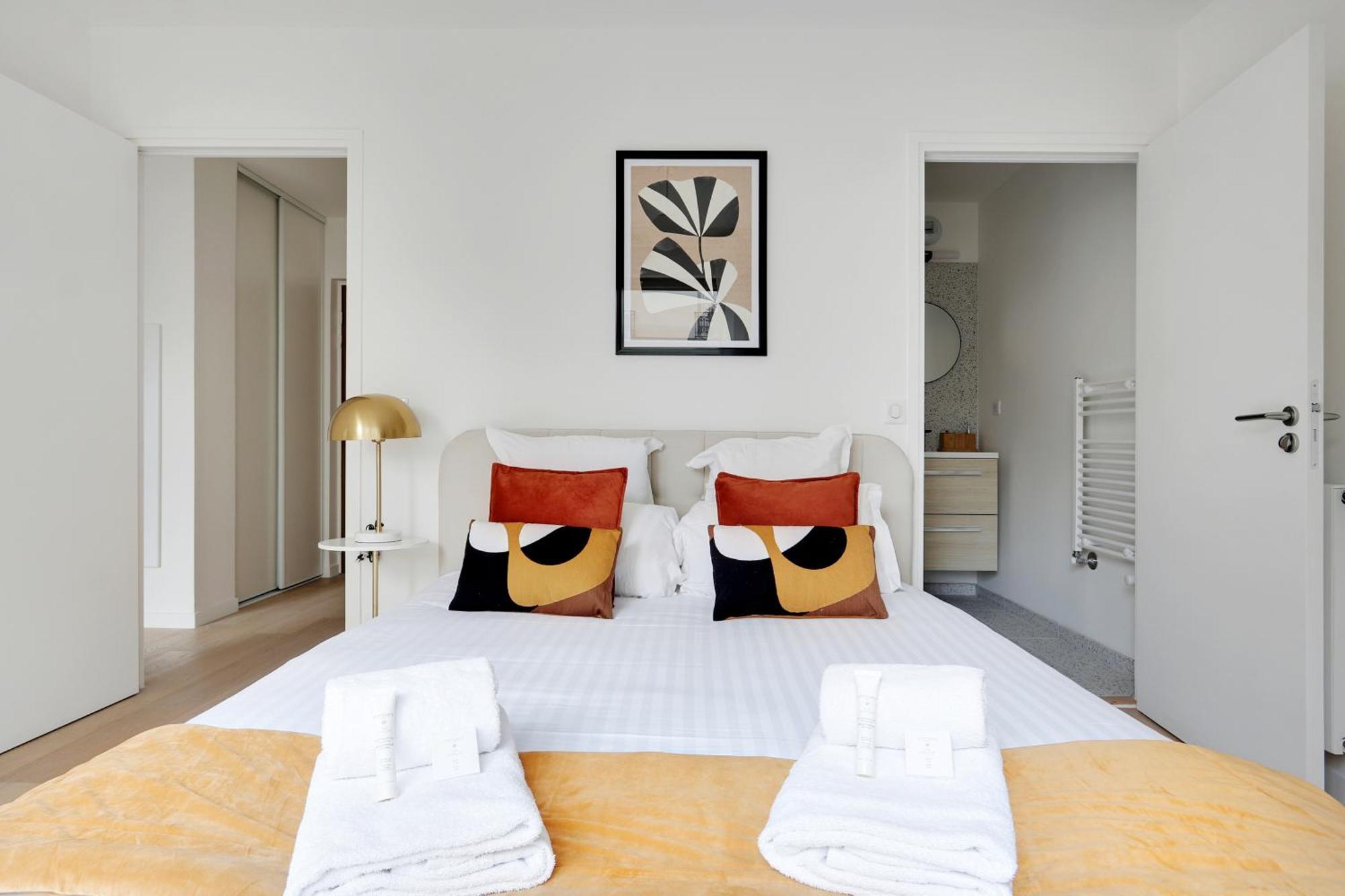 Pick A Flat's In Montmartre - Rue Ordener