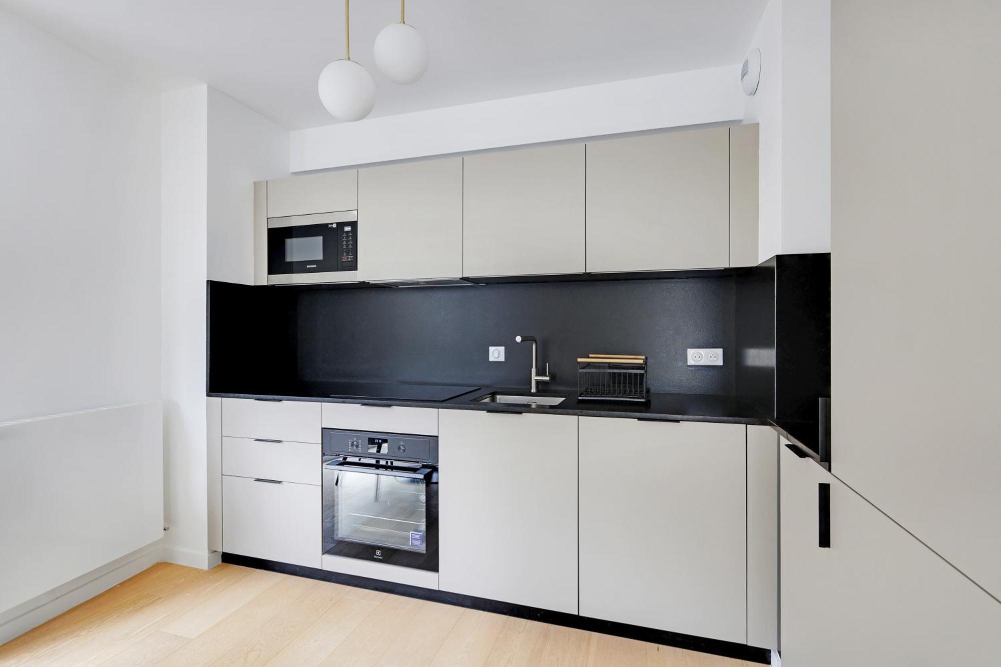 Pick A Flat's In Montmartre - Rue Ordener * Parijs