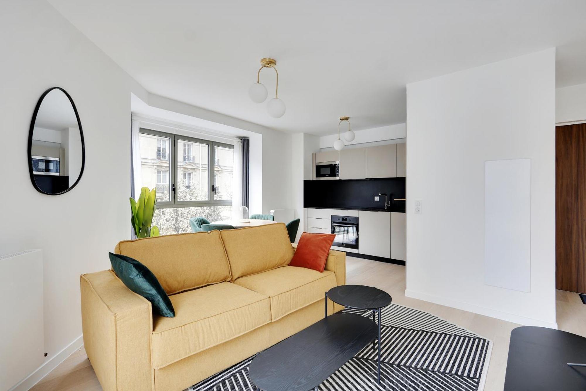 Pick A Flat's In Montmartre - Rue Ordener