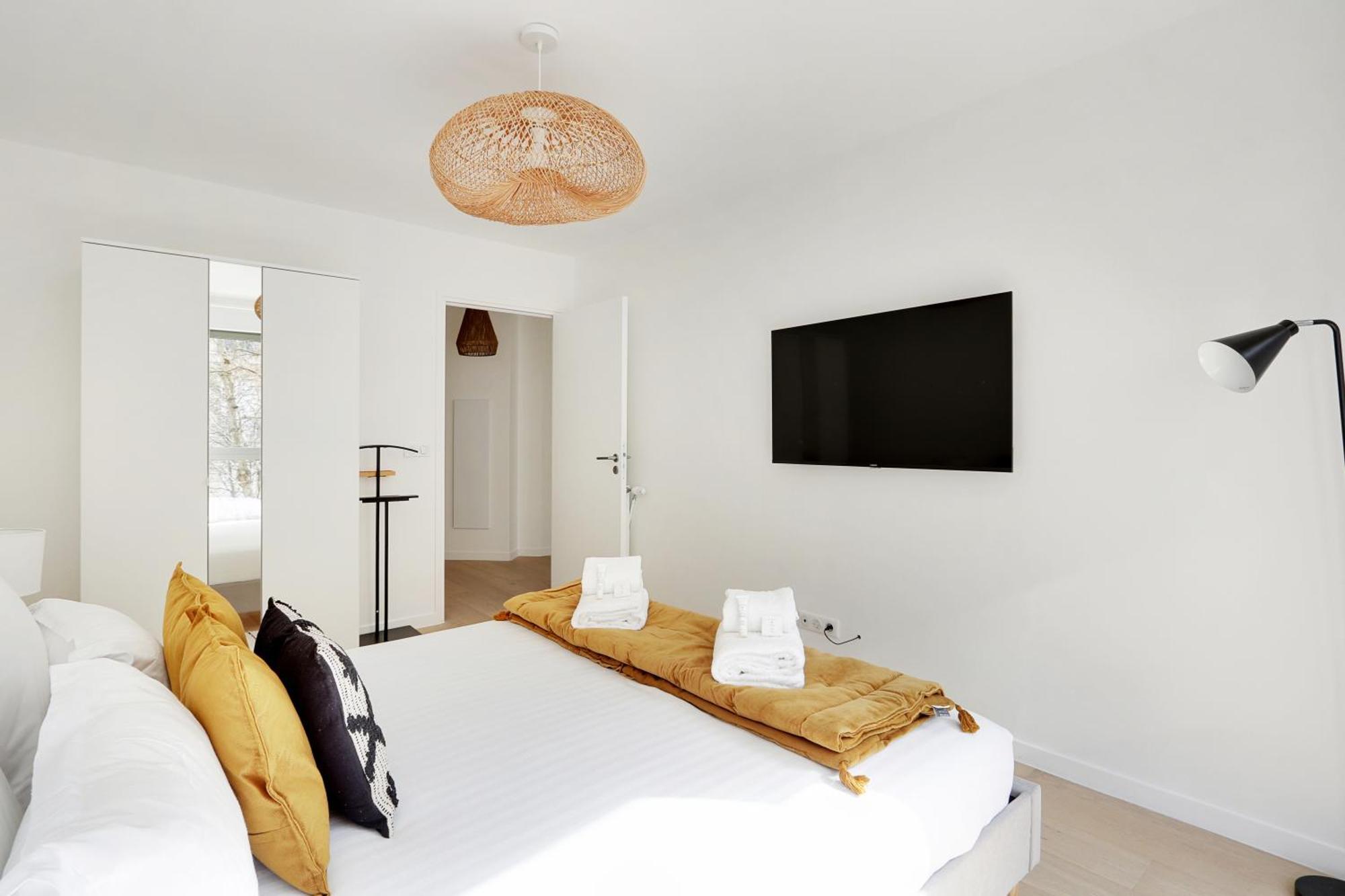 Pick A Flat's In Montmartre - Rue Ordener