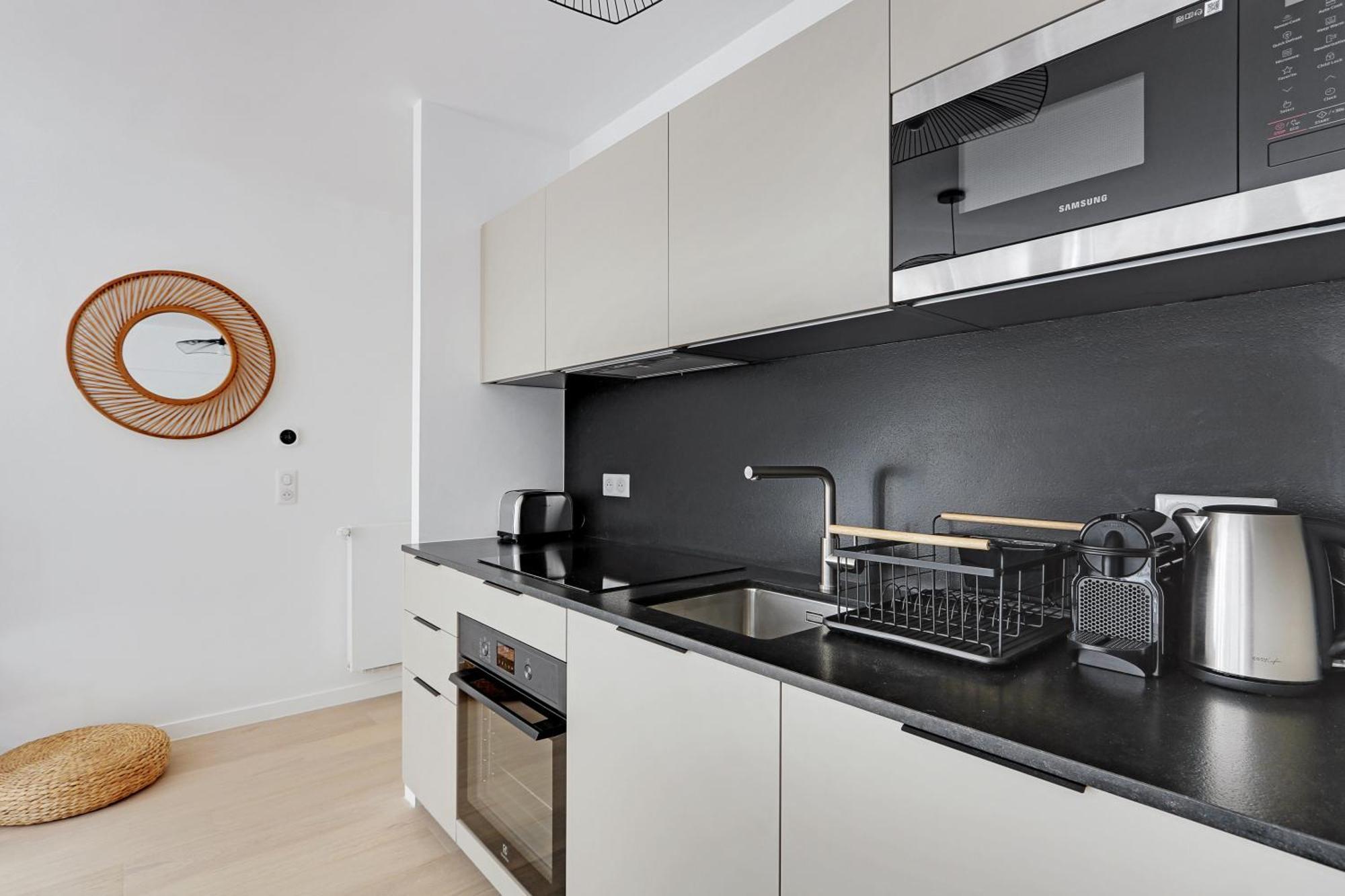 Pick A Flat's In Montmartre - Rue Ordener * Parijs
