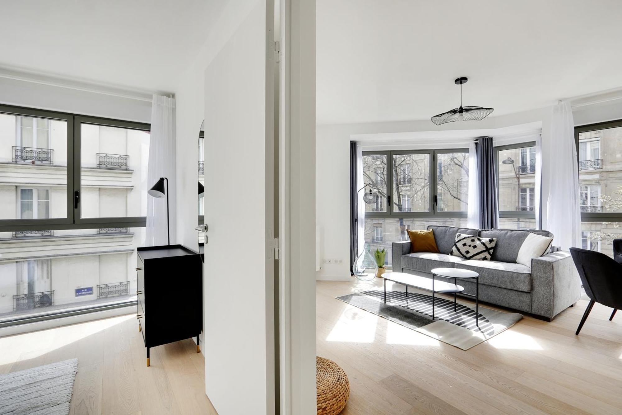 Pick A Flat's In Montmartre - Rue Ordener *