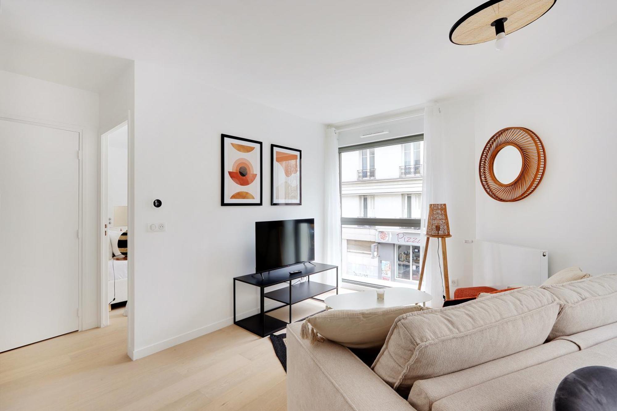 Pick A Flat's In Montmartre - Rue Ordener *